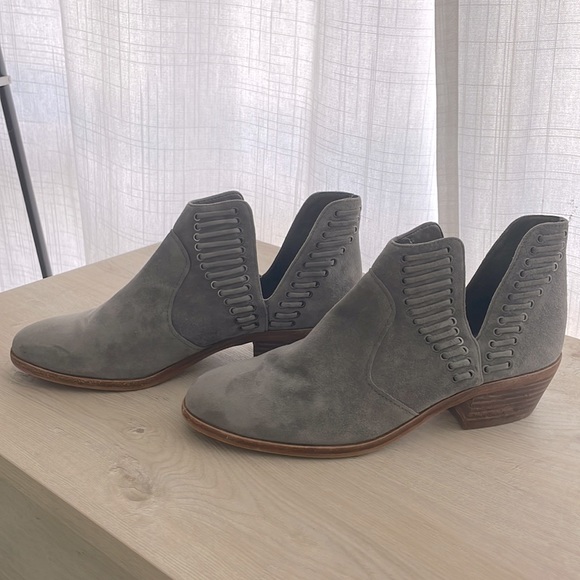 Vince Camuto Pevista Woven Accent Leather Ankle Bootie great summer boot - Picture 5 of 10